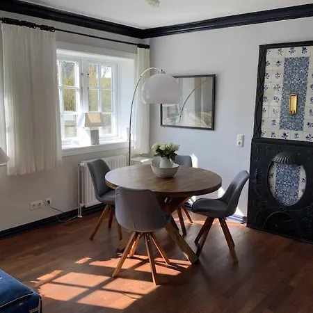 Schroeder's House House 1b *